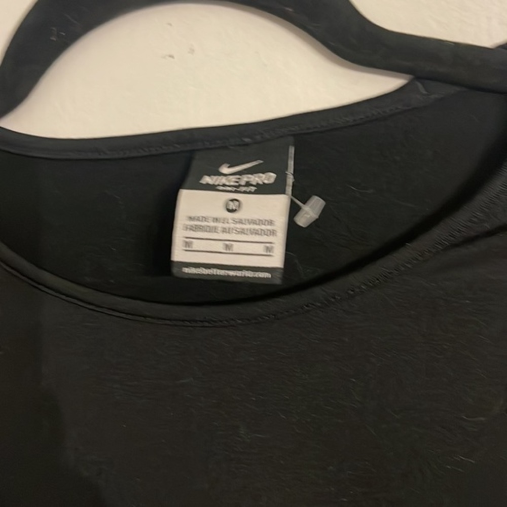 Nike dry fit top - Picture 2 of 6